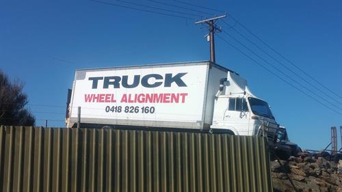 truck signs lonsdale